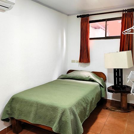 Hotel Los Ranchos Jacó Exteriör bild