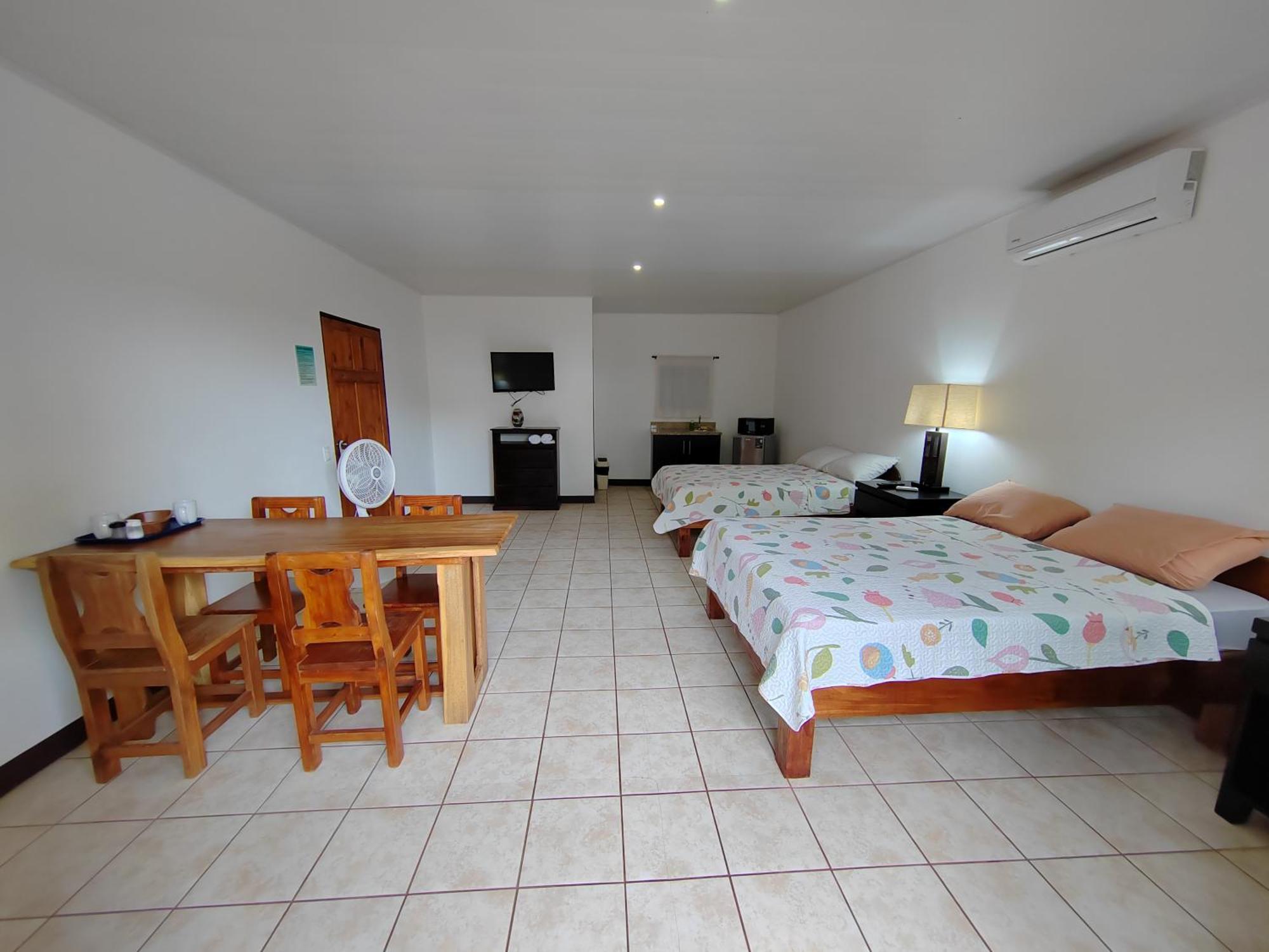 Hotel Los Ranchos Jacó Exteriör bild